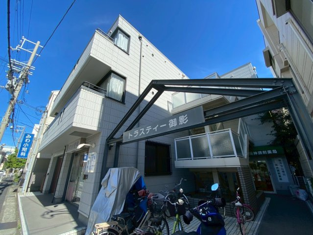 トラスティー御影の外観