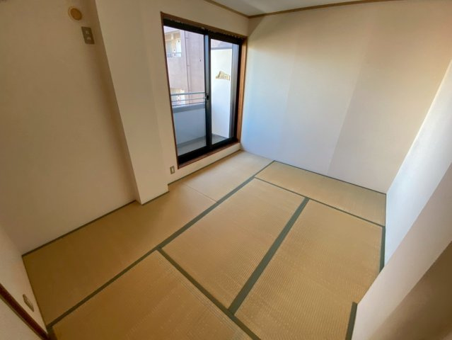 トラスティー御影の和室