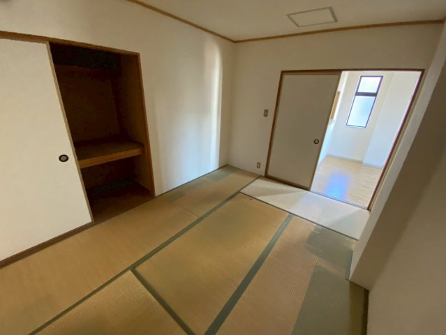 トラスティー御影の和室