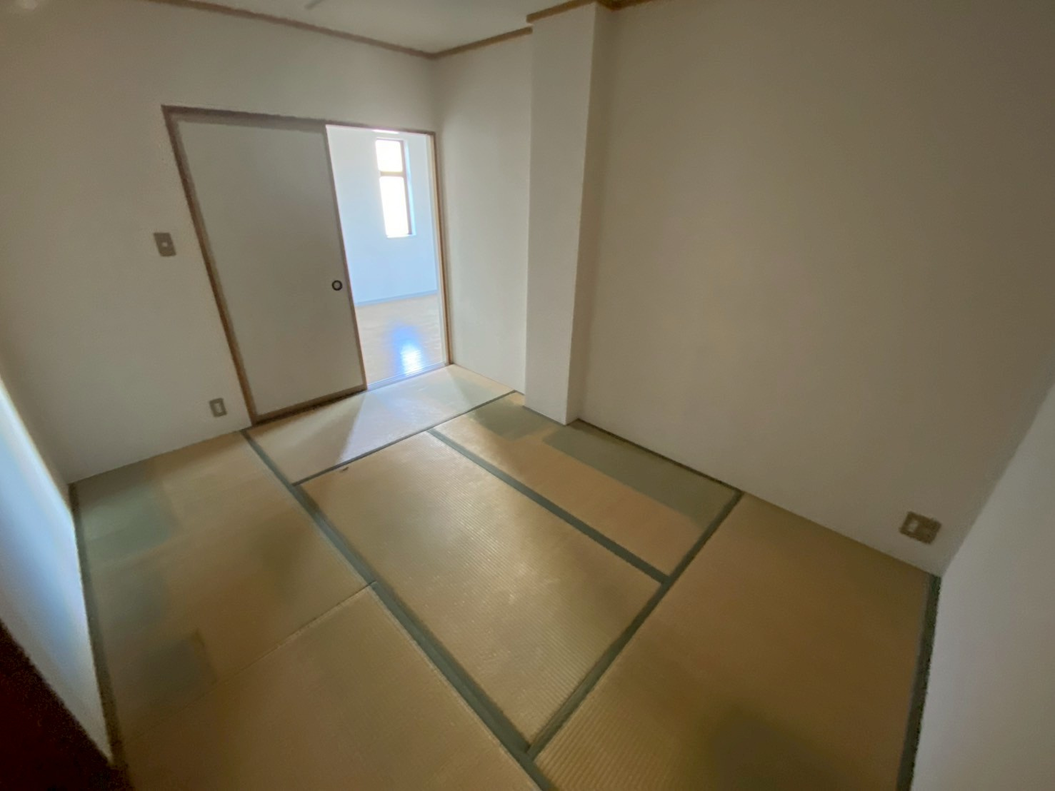 トラスティー御影の和室