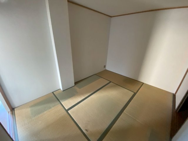 トラスティー御影の和室