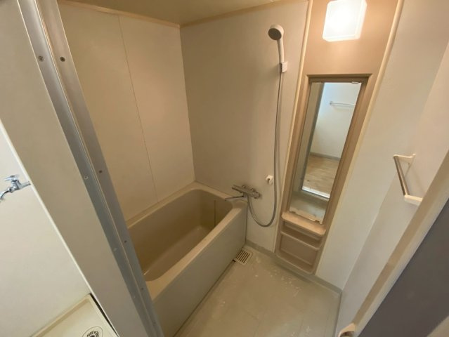 トラスティー御影の浴室