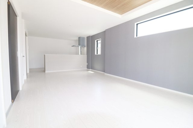 郡山市静町6期　　　  ２号棟　　　大成小学校、郡山第７中学区　の居間・リビング