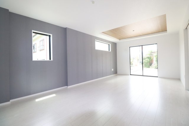 郡山市静町6期　　　  ２号棟　　　大成小学校、郡山第７中学区　の居間・リビング