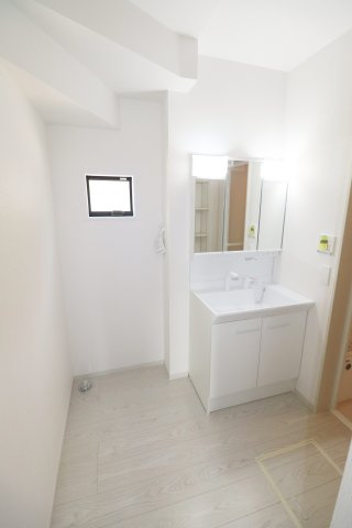 郡山市静町6期　　　  ２号棟　　　大成小学校、郡山第７中学区　の洗面所