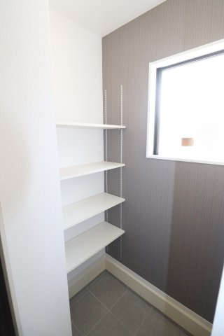 郡山市静町6期　　　  ２号棟　　　大成小学校、郡山第７中学区　の収納|シューズインクローゼット