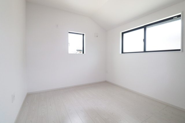 郡山市静町6期　　　  ２号棟　　　大成小学校、郡山第７中学区　の洋室