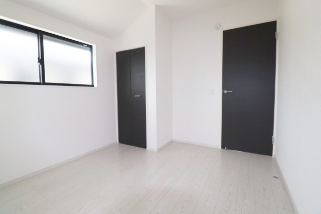 郡山市静町6期　　　  ２号棟　　　大成小学校、郡山第７中学区　の洋室