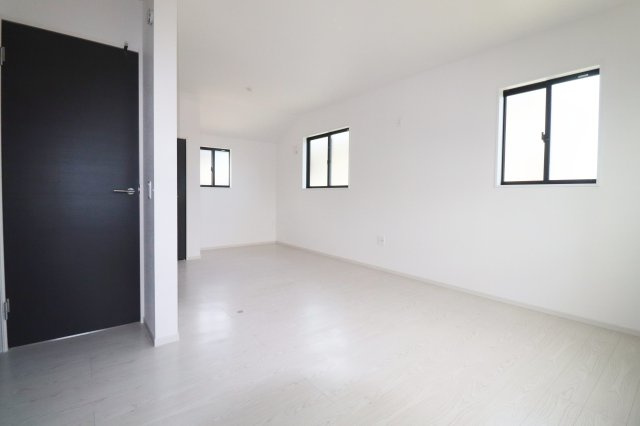 郡山市静町6期　　　  ２号棟　　　大成小学校、郡山第７中学区　の洋室