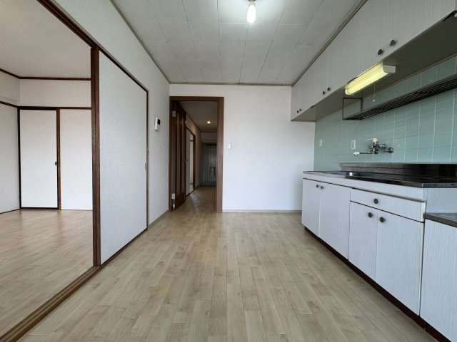 豊中市東寺内町の賃貸マンションの居間・リビング