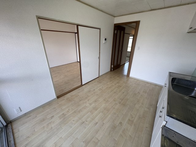 豊中市東寺内町の賃貸マンションの居間・リビング