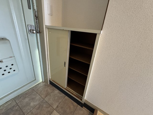 豊中市東寺内町の賃貸マンションの収納
