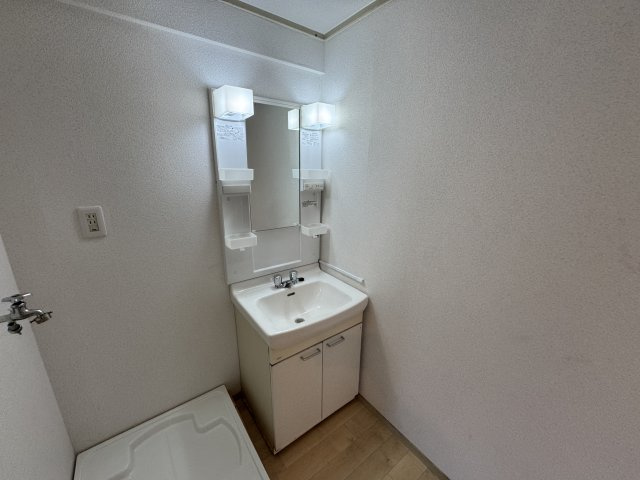 豊中市東寺内町の賃貸マンションの独立洗面台