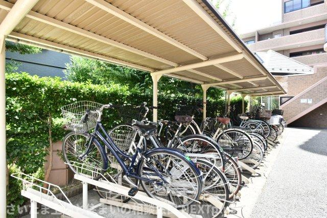 セザール大宮日進の駐輪場|『物件を今日見てみたい』といった当日のご案内、同条件などの物件、他社様掲載物件もご紹介可能！一日でまとめて内覧したい方、ぜひ当社までお問い合わせ下さい。スタッフ一同皆様のご連絡お待ちしております！