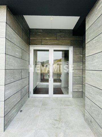 グランドステージ西山のエントランス