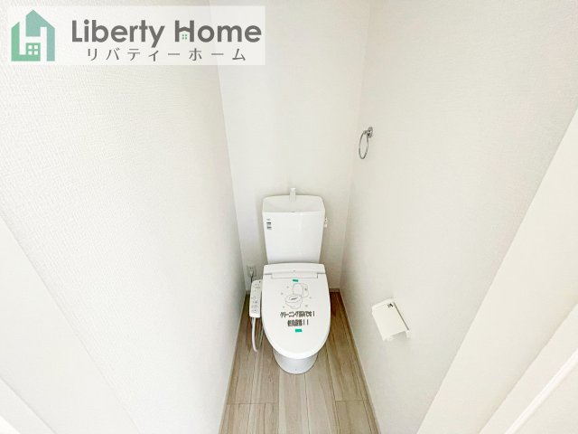 牛久市栄町６期　新築戸建　１号棟のトイレ