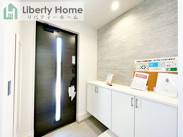 牛久市栄町６期　新築戸建　１号棟の玄関