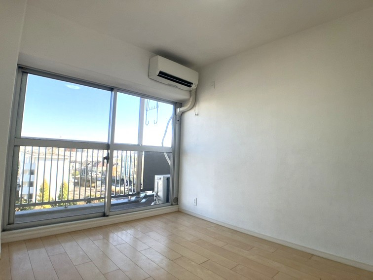 メゾンエクレーレニュー昭島の洋室|約6.3帖洋室