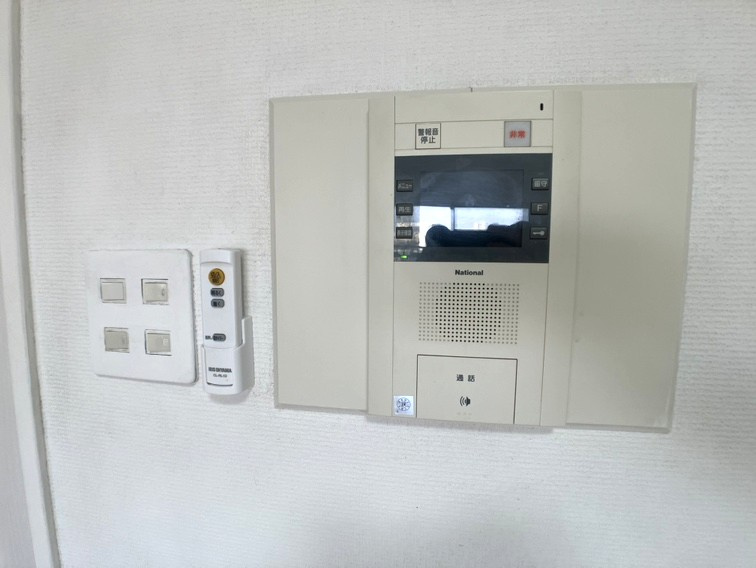 メゾンエクレーレニュー昭島の防犯設備|TVモニターインターホン