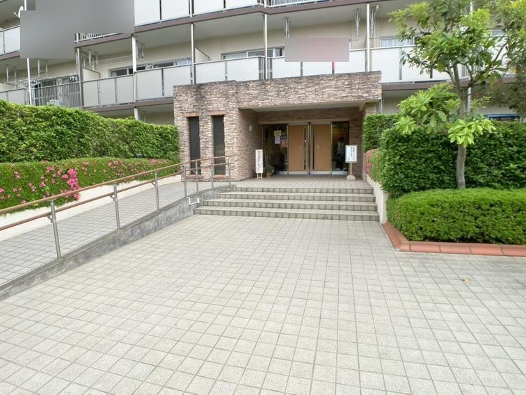 メゾンエクレーレニュー昭島のエントランス|エントランスアプローチ