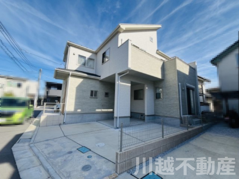 ２駅利用可、並列２台駐車可の築２年の住まいの外観|並列で２台駐車できるレイアウト