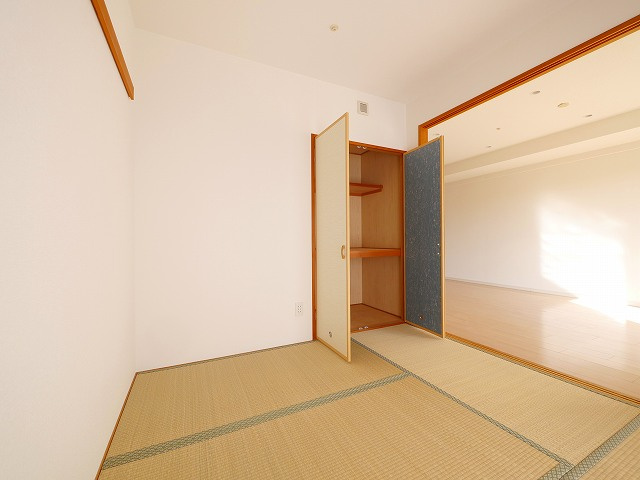 ローレルスクエア学研奈良登美ヶ丘Ⅰの和室