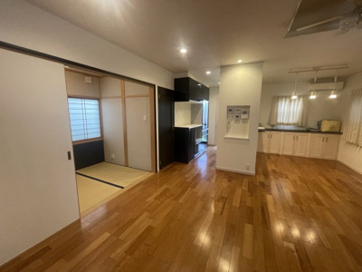 【居間・リビング】 | 今池3丁目貸家