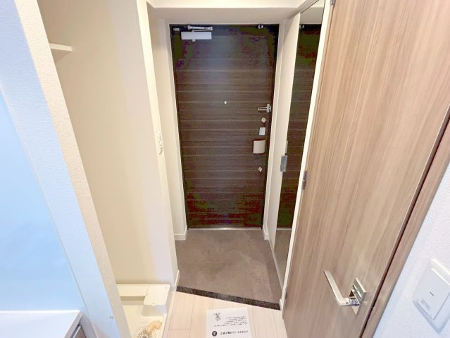 プレサンス新大阪ストリームの玄関