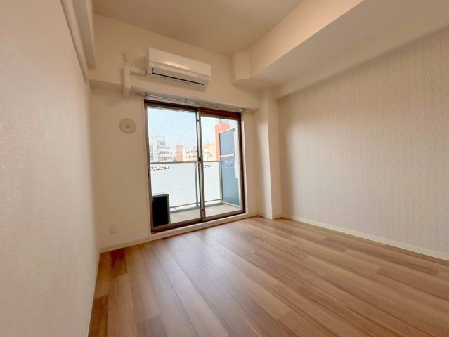 プレサンス新大阪ストリームの居間・リビング