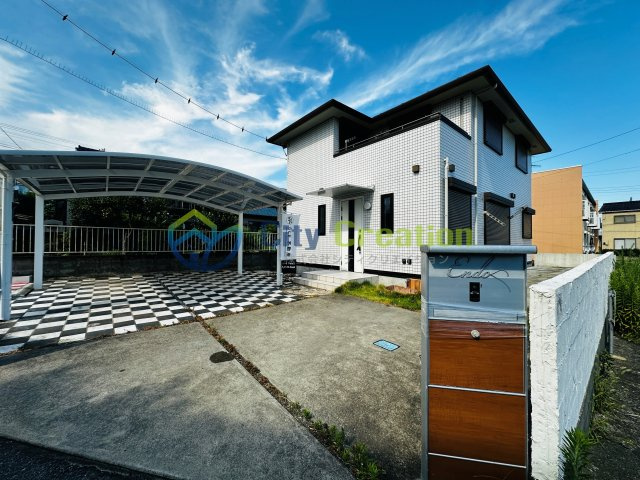 秦野市ひばりが丘　敷地広々リフォーム戸建ての外観