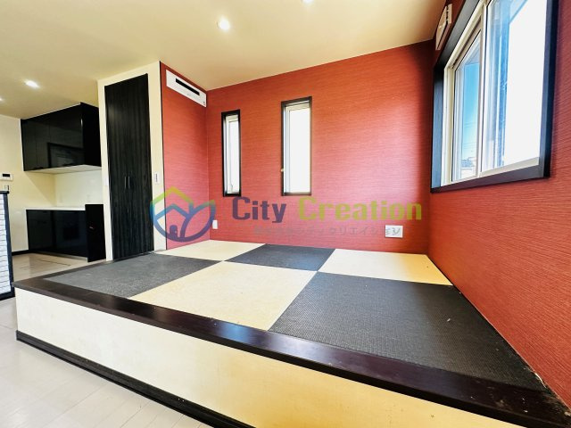 秦野市ひばりが丘　敷地広々リフォーム戸建ての居間・リビング