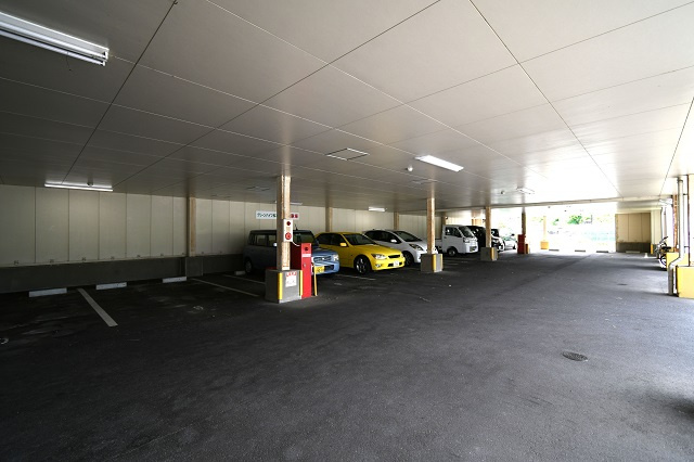 グリーンハイツ松本の駐車場|カースペースがあります