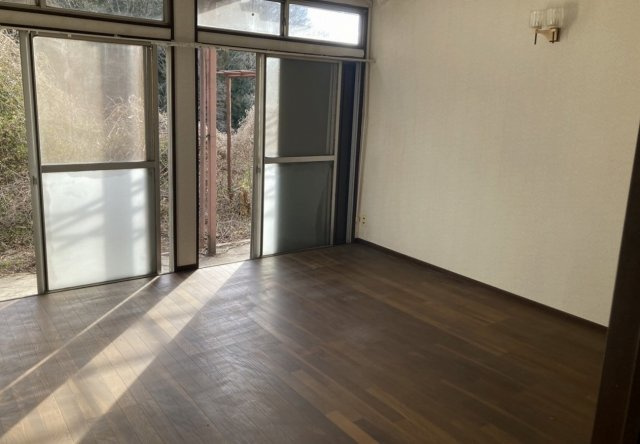 神戸市北区山田町下谷上字猪ころびの一戸建ての洋室|使い勝手のいい洋室です