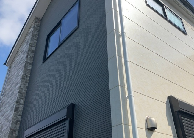 【内装】 | 内装はとにかくおしゃれなものがいい！と選ぶ前に、まず住んだ後のことを想像してみましょう。住んでみたらコンセントの位置が悪くて使いにくいなど出てきます。事前にどの家電をどこに置くか想定しておきましょう。