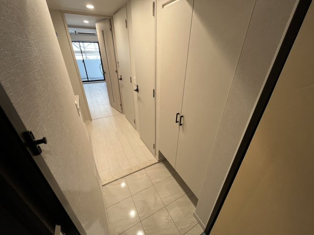 レジュールアッシュ神戸ヴィヴァンの玄関