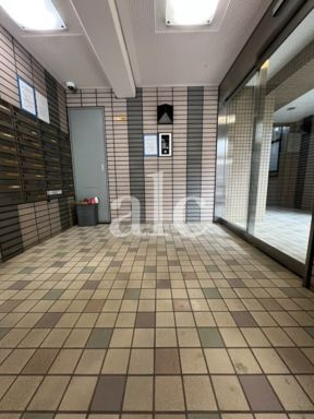カーサ中井のエントランス