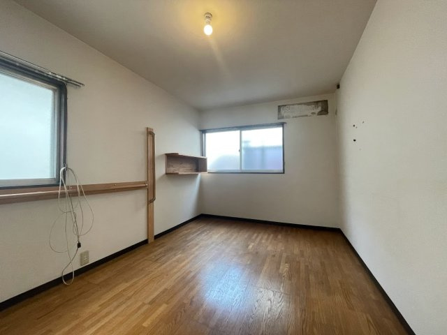 宝塚市小浜５丁目の一戸建ての洋室|明るい洋室です