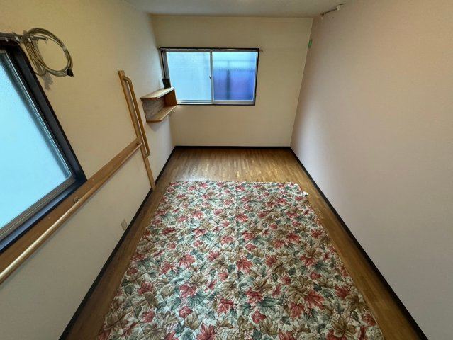 宝塚市小浜５丁目の一戸建ての洋室|ゆったりした洋室です