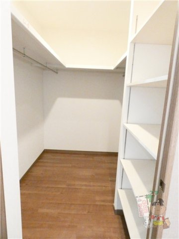 Ｎ・Ｏ桜と道の内装