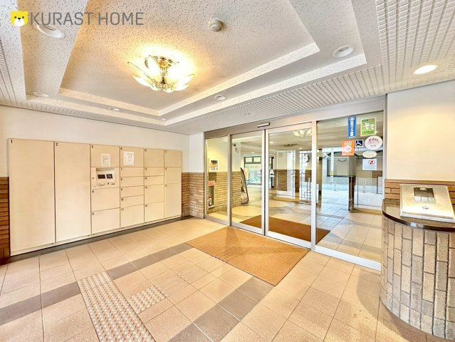 ライオンズマンション伏見　4階のエントランス