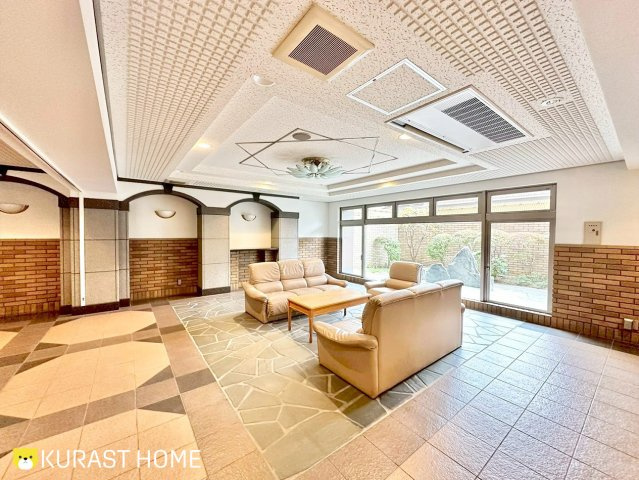 ライオンズマンション伏見　4階のエントランス