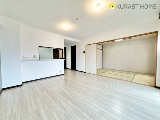 ライオンズマンション伏見　4階の居間・リビング