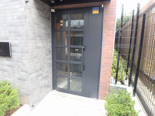 ハーモニーレジデンス山手巣鴨ザ・ガーデンのエントランス