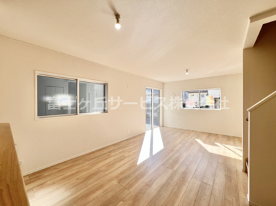 【居間・リビング】 | 御殿場市川島田 6期 新築一戸建て 1号棟 | ゆったり過ごせる居間です