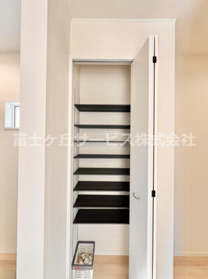 【収納】 | 御殿場市川島田 6期 新築一戸建て 1号棟 | 便利な収納スペースです