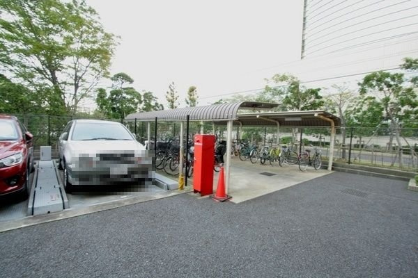レ・ソール本八幡の駐車場