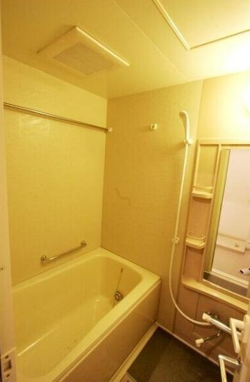 レ・ソール本八幡の浴室