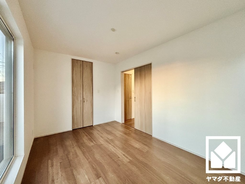 八幡市橋本平野山　2号棟の寝室