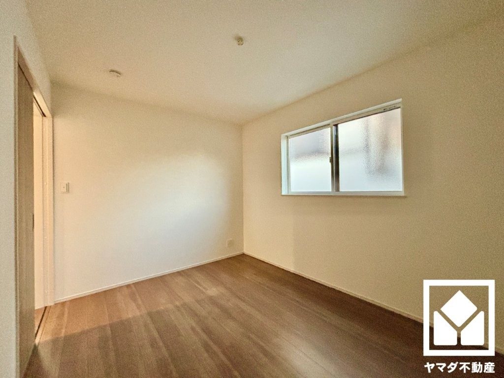 八幡市橋本平野山　2号棟の子供部屋