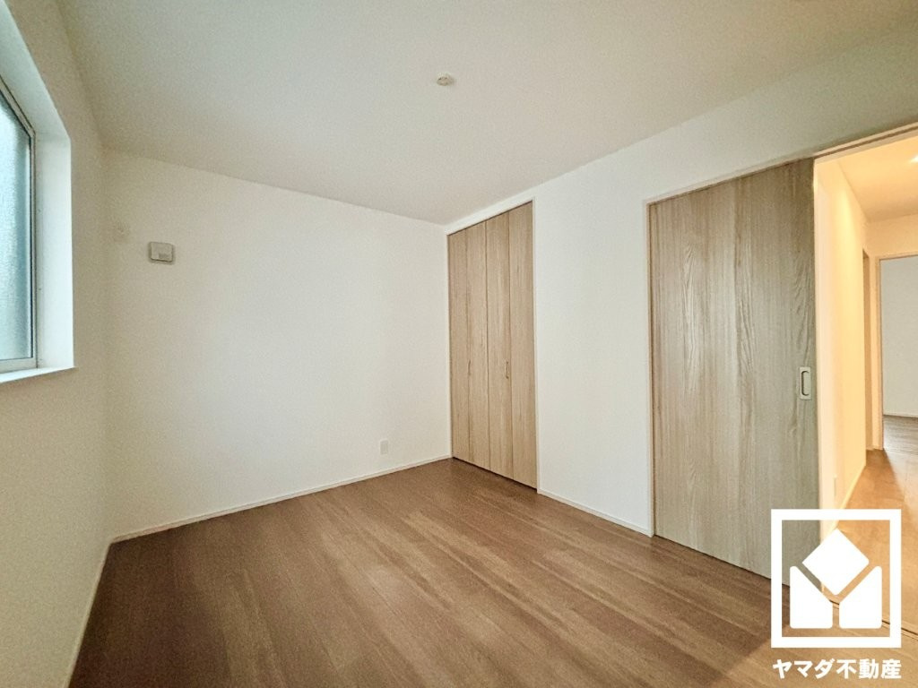 八幡市橋本平野山　2号棟の洋室